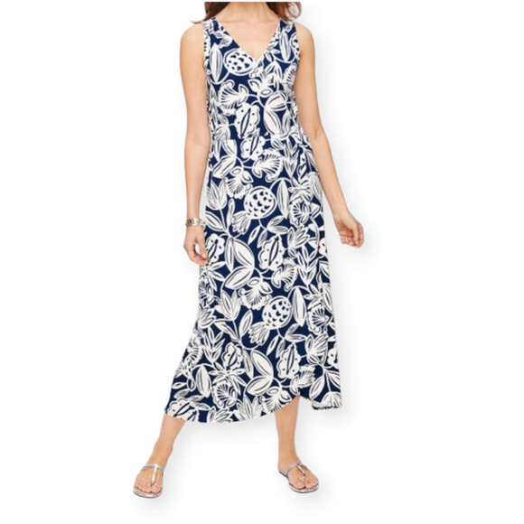 Elegant Navy and White Floral Dress - Picture 2 of 12